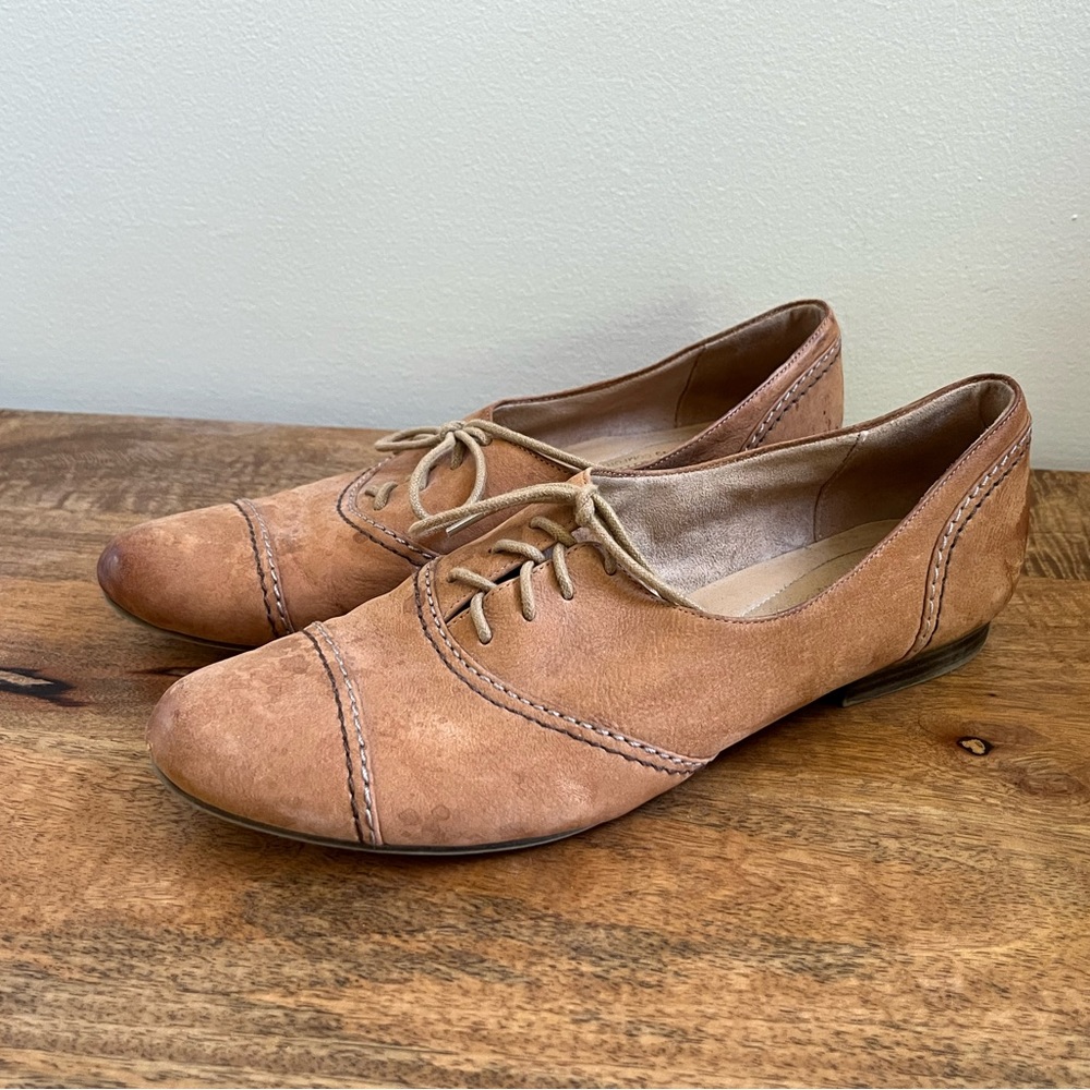 Naturalized Lonnie Oxford Flats
